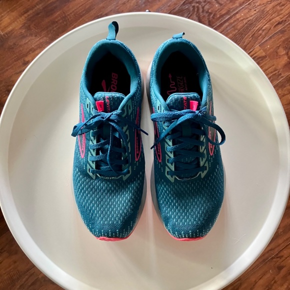 Brooks Levitate Energize Running Shoe sz9  5 EUC - Picture 3 of 6